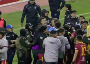 Hakim 12 nəfərə qırmızı vərəqə verdi – VİDEO