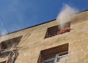 Bakıda yataqxanada yanğın olub, 3 nəfər təxliyə edilib