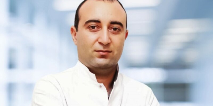 Tibb mərkəzində həkim tibb bacısının əri tərəfindən döyülüb