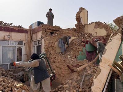 Əfqanıstanda zəlzələ nəticəsində ölənlərin sayı artıb