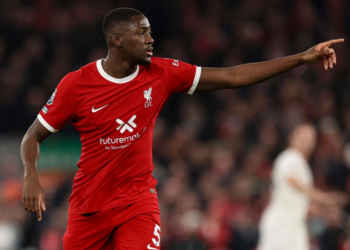 “Liverpul” klubu futbolçusunun qarşısına şərt qoyub