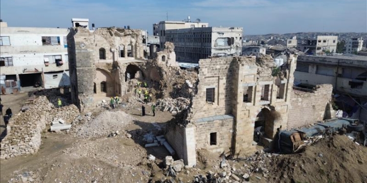 Qəzzada 20 mindən çox əsəri talan edilib