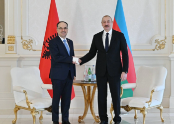 İlham Əliyev albaniyalı həmkarını təbrik edib