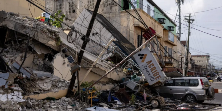 Filippin sahillərində 5,7 maqnitudalı zəlzələ baş verib