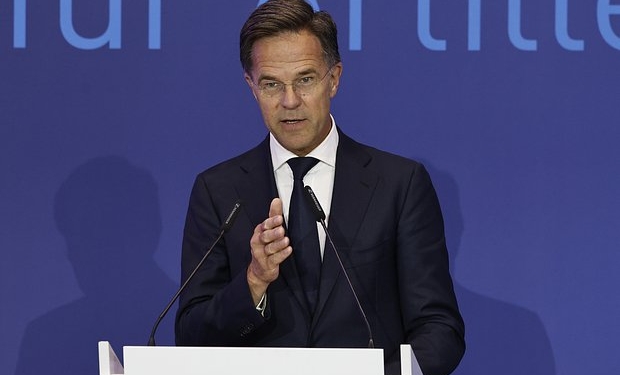 Rutte Polşadakı partlayışı şərh edib