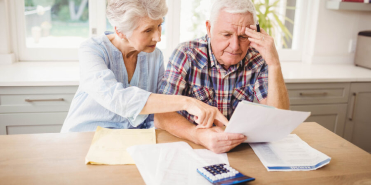 Pensiya alanlara ŞAD XƏBƏR: Bu qədər artım olacaq - İqtisadçı açıqladı