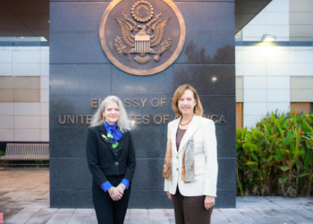 “Tramp marşrutu”nu müzakirə etmək üçün Ermənistana getdi