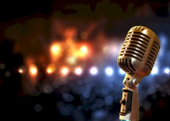 Bakıda müğənni restoranda sevgilisini döydü