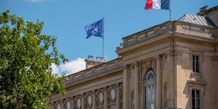 Fransa Rusiyanın Ukraynaya zərbələri zamanı Azərbaycan səfirliyinin zərər görməsini pisləyib