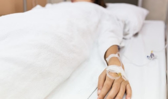 Qidadan zəhərlənən qadın öldü