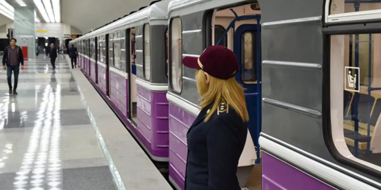 Metroda ölüm - 59 yaşlı şəxs vəfat etdi