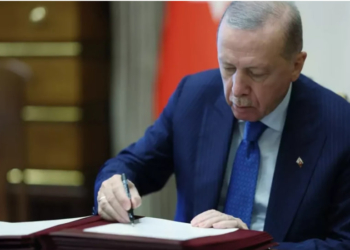 Ərdoğan onu vəzifəsindən azad etdi