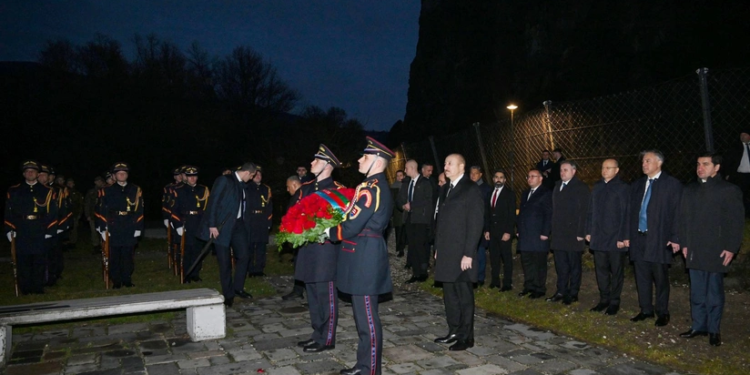 Azərbaycan və Slovakiya prezidentləri "Azadlıq Qapısı" abidəsini ziyarət ediblər