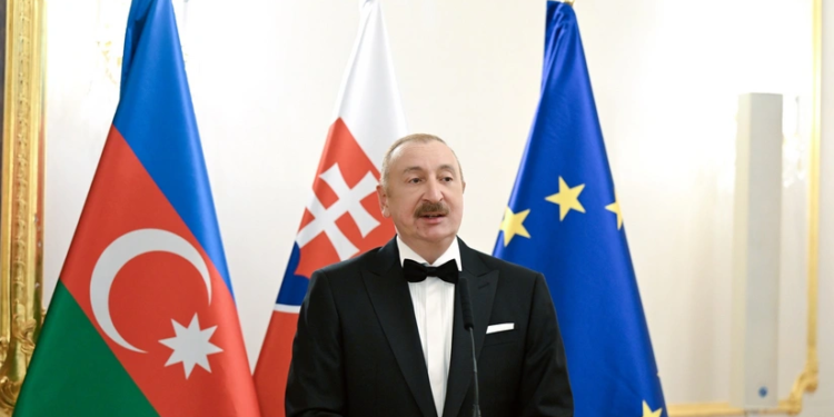 İlham Əliyev Slovakiya Prezidentini Azərbaycana səfərə dəvət edib