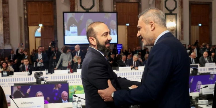 Türkiyə və Ermənistan XİN başçıları Vyanada görüş keçiriblər