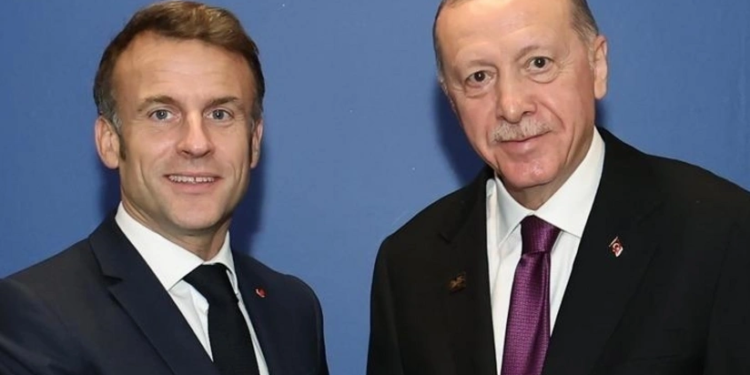 Ərdoğan və Makron Cənubi Qafqazdakı vəziyyəti müzakirə edib