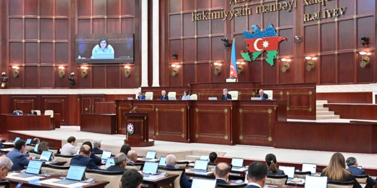Parlamentdə 2026-cı ilin dövlət büdcəsi zərfi ikinci oxunuşda müzakirə edilir