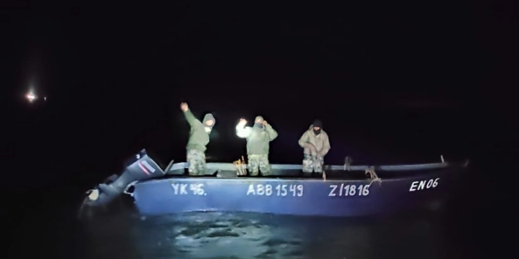 Xəzərdə köməksiz qalan balıqçılar xilas edilib