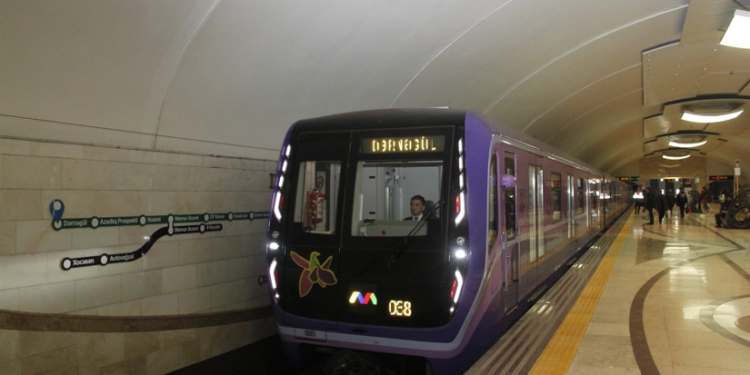 Bakı metrosu noyabrda 20 milyondan çox sərnişin daşıyıb