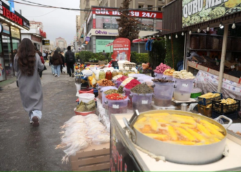 Bakıda qanunsuz küçə satışına qarşı reyd keçirilib