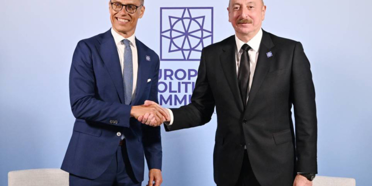 Prezident həmkarını təbrik etdi