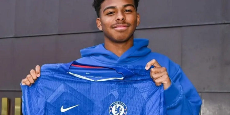 Məşhur braziliyalı futbolçunun oğlu "Çelsi" də