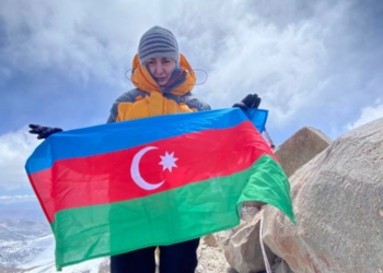 Azərbaycan alpinisti Antarktidanın ən yüksək zirvəsini fəth edib