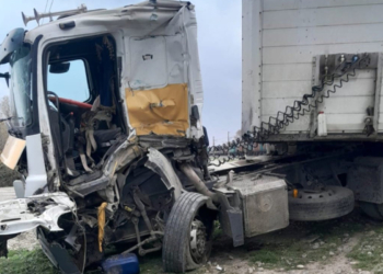 Şabranda evakuatorla qatar toqquşdu – Sürücü ağır yaralandı – FOTO