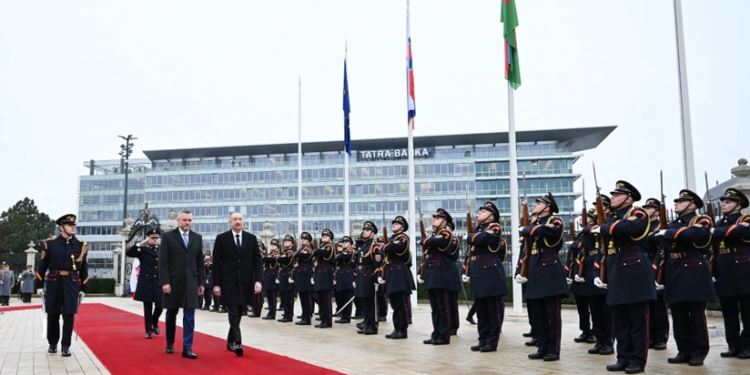 Bratislavada İlham Əliyevin rəsmi qarşılanma mərasimi olub