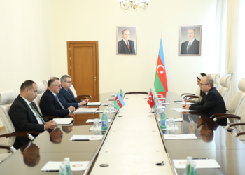 Səhiyyə Nazirliyində Türkiyənin səfiri ilə görüş keçirilib