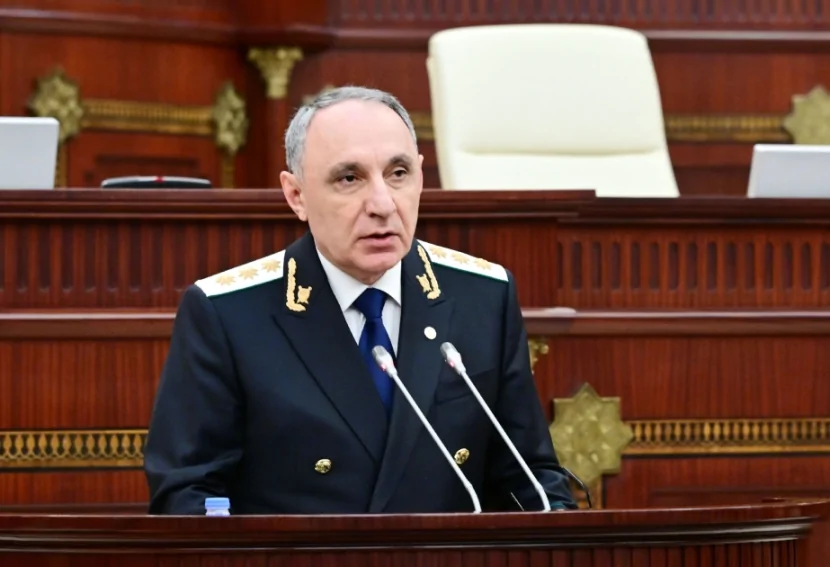 Kamran Əliyevin aylıq maaşı QALDIRILDI