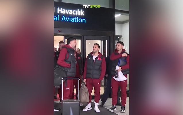 Türkiyə yığması tarixi uğurdan sonra İstanbula döndü – Video