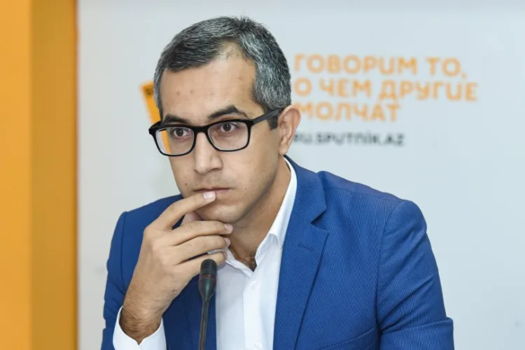 Kamran Əsədovun məhkəməsində hakimdən sual: “Müəllimlərə nə vəd etmişdiniz?"