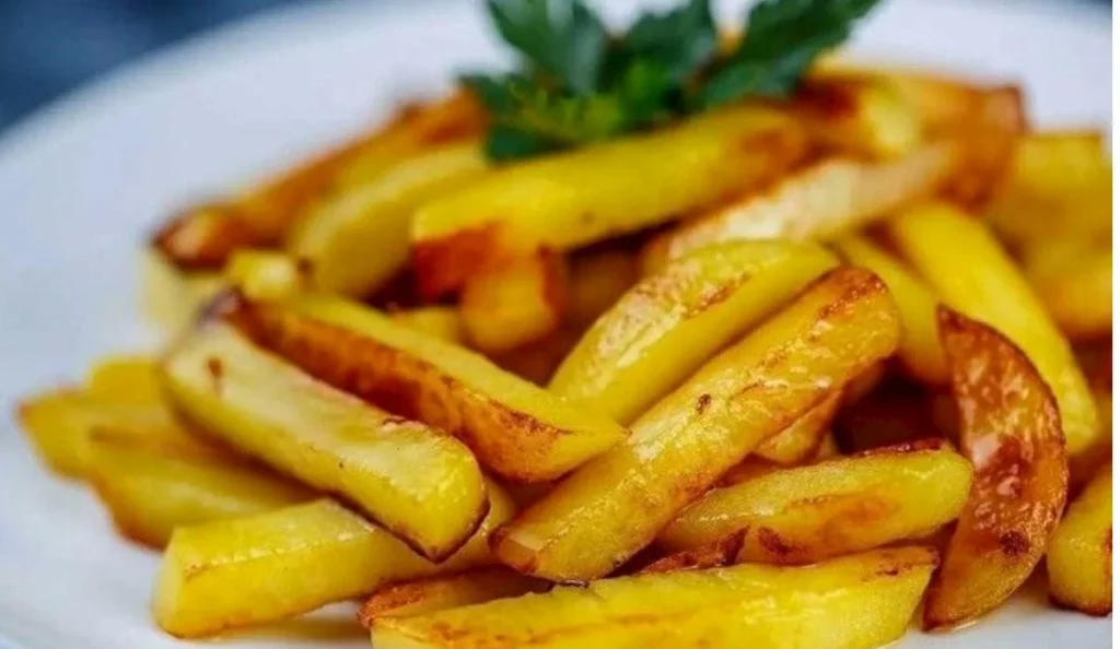 Bakıda restoran kartofu qızartdığı yağın pulunu da hesaba yazdı — FOTO
