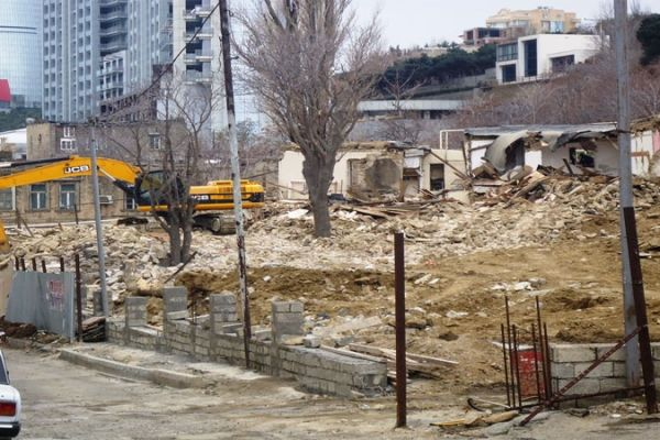 Sökülən evlərlə bağlı vacib təklif: Kompensasiya artırıla bilər