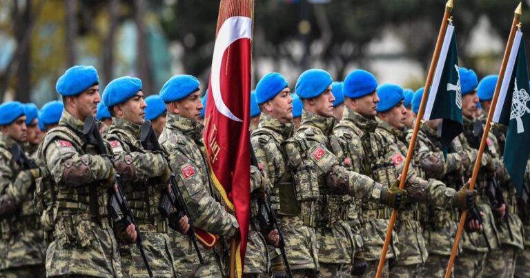 Ərdoğanı hərbi parad zamanı öldürmək istəyiblər
