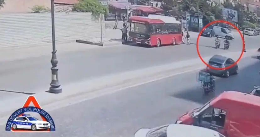 Bakıda iki motosiklet toqquşdu: 22 yaşlı sürücü həlak oldu - Video