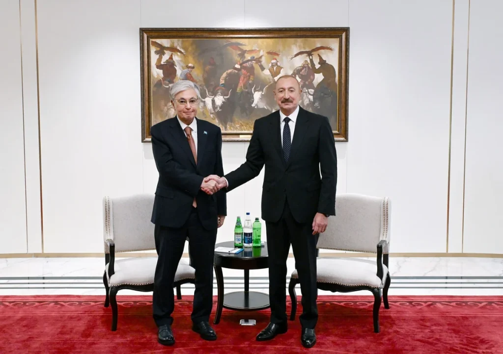 İlham Əliyevin Bişkekdə Tokayev ilə görüşü keçirilib