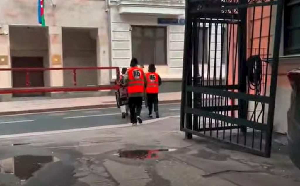 Səfirliyimizin önündə təxribat törədənlərin kimliyi bilindi