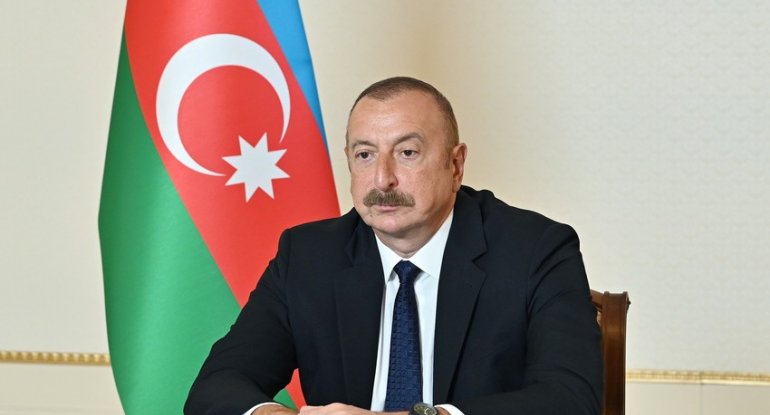 Prezident məktəblərlə bağlı FƏRMAN İMZALADI
