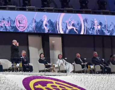Putin ayağa qalxıb İlham Əliyevə nə deyir? – Diqqətçəkən FOTO
