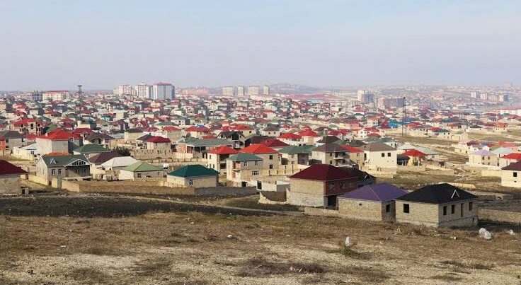 Sənədsiz evlər rəsmiləşdiriləcək, qanunsuz ərazilərdə tikilənlər söküləcək – AÇIQLAMA