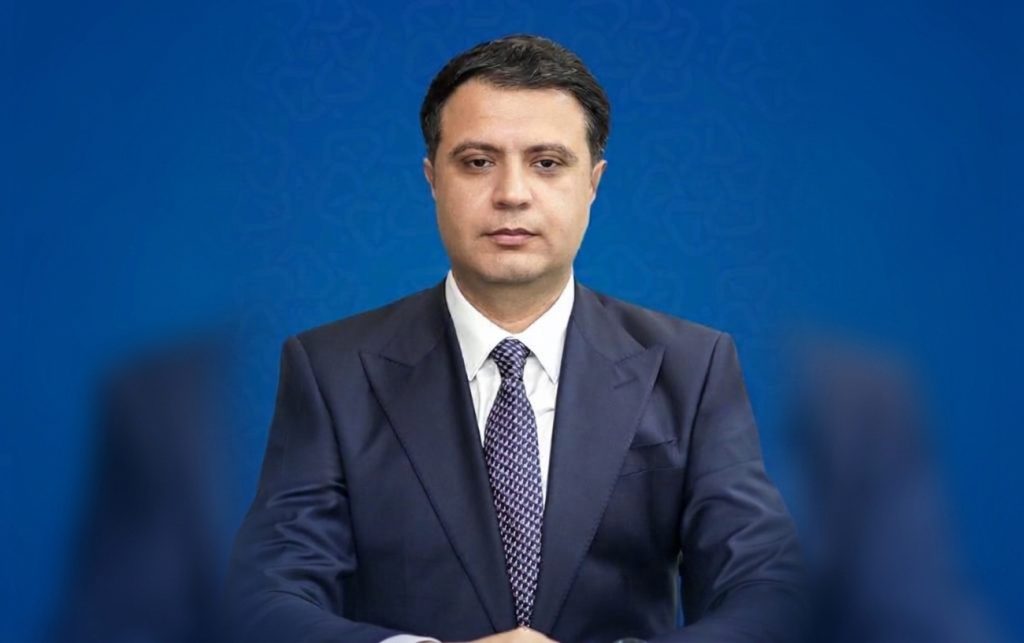 10 ay əvvəl direktor olmuşdu, indi nazir müavinidir – Dosye