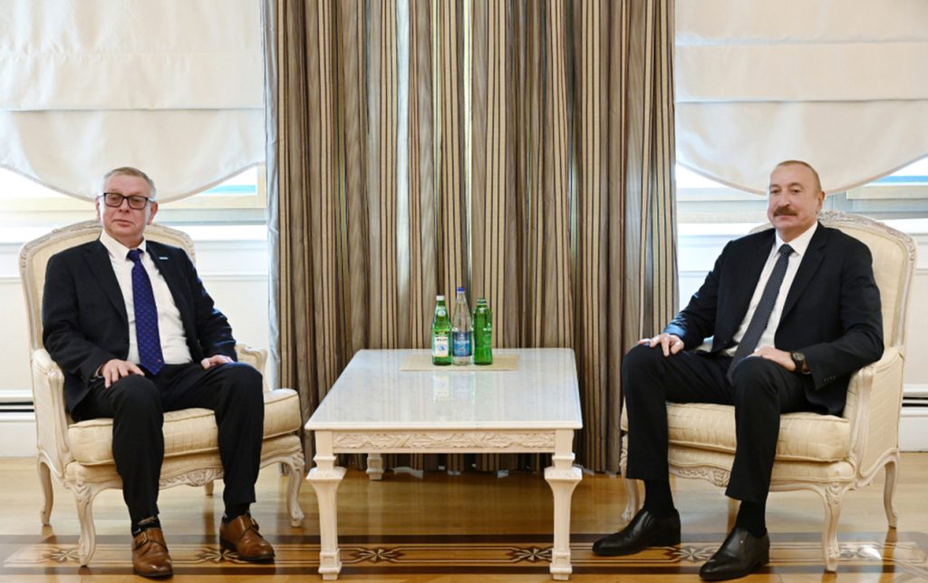 Ölkə başçısı Aleksandr Zuyevi qəbul etdi – Foto