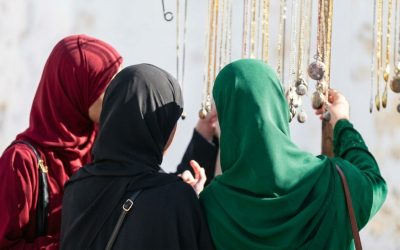 Hicablı xanımlar işdən ÇIXARILIR? – AÇIQLAMA GƏLDİ