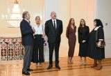 Prezident və ailə üzvləri sərgi ilə tanış oldu – Fotolar