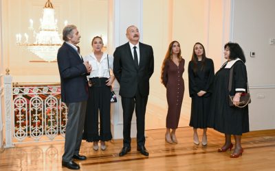 Prezident və ailə üzvləri sərgi ilə tanış oldu – Fotolar
