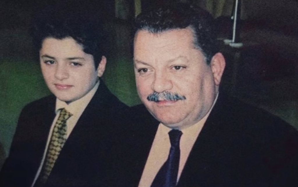 Atasının vəfatından sonra bu fotonu paylaşdı