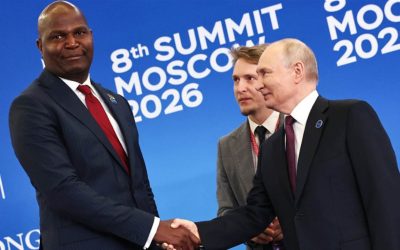 Putinlə boy fərqi diqqət çəkdi – Foto